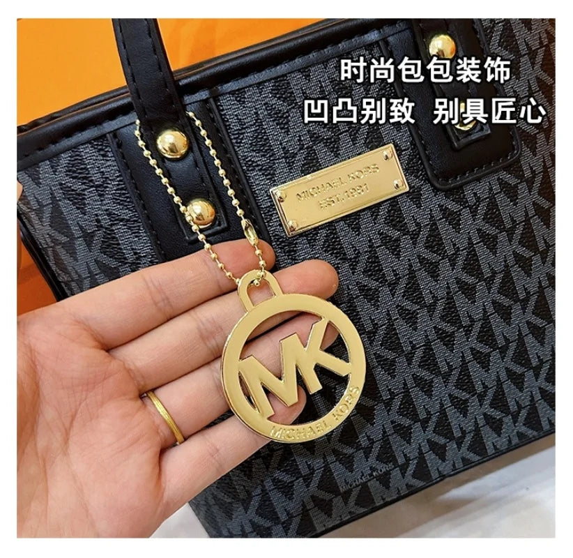 حقيبة نسائية أنيقة وعصرية للكتف والكروس بودي، بتصميم كلاسيكي راقٍ، متعددة الاستخدامات ومناسبة للعطلات